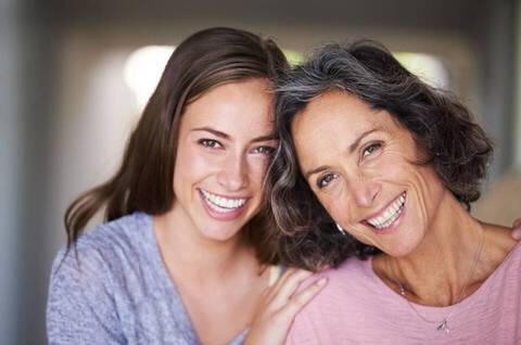 Ingredients essentiels pour une peau eclatante a partir de 60 ans