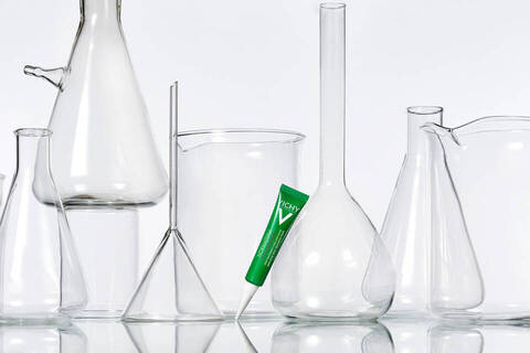 Meet the Multi-Purpose Super Ingredient: Niacinamide