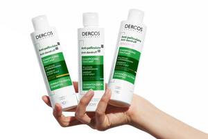 EVERYTHING ABOUT DANDRUFF AND HOW TO DEAL WITH IT