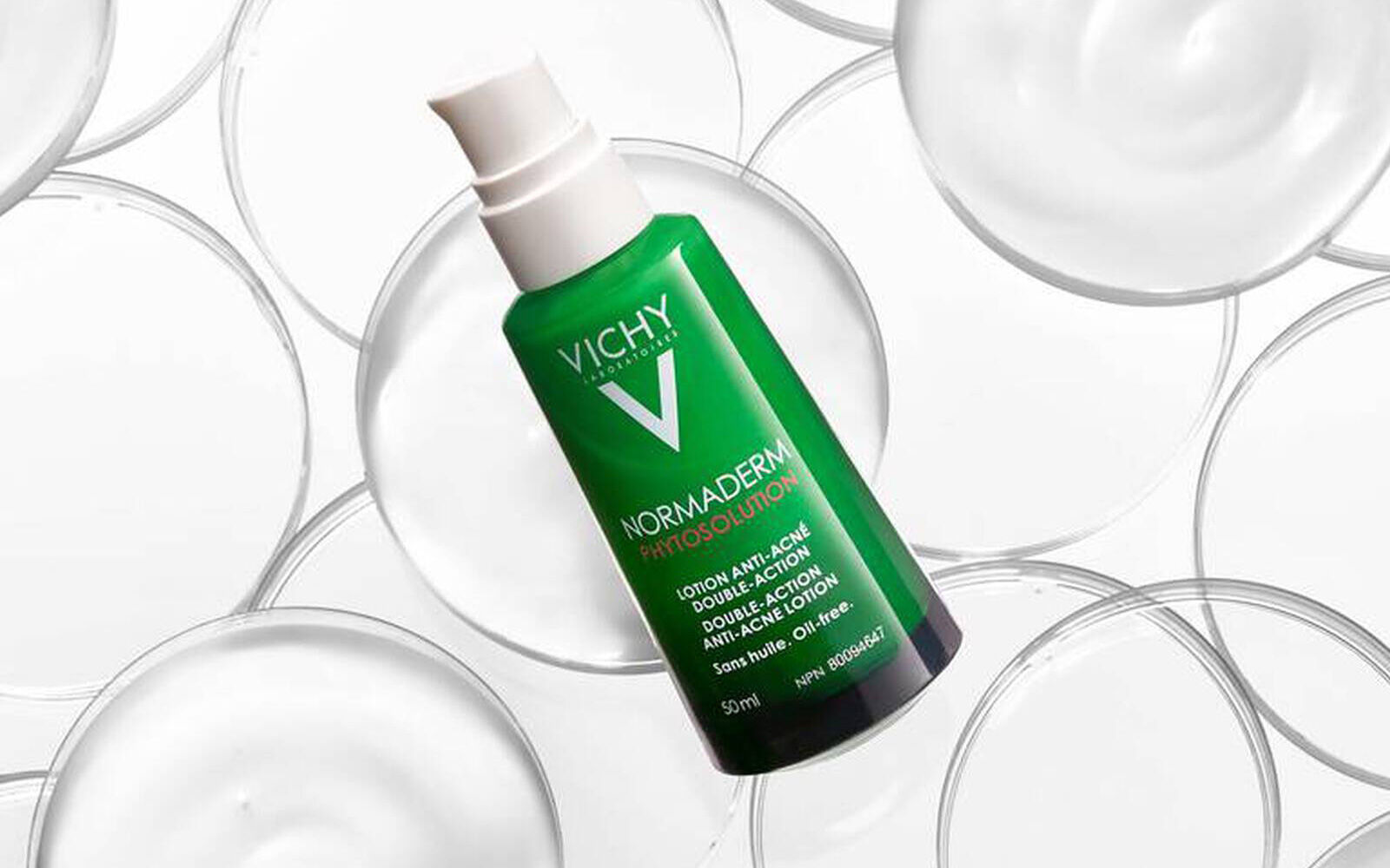 COMMENT SE DEBARRASSER DES BOUTONS D’ACNE ET POINTS NOIRS ? | VICHY MAG